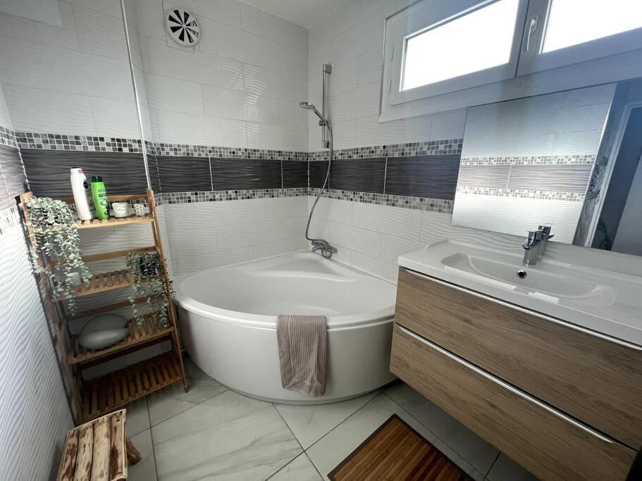 Hana Home Mantes-La-Jolie 6 Personnes Parking Public Gratuit Business&Family Bagian luar foto